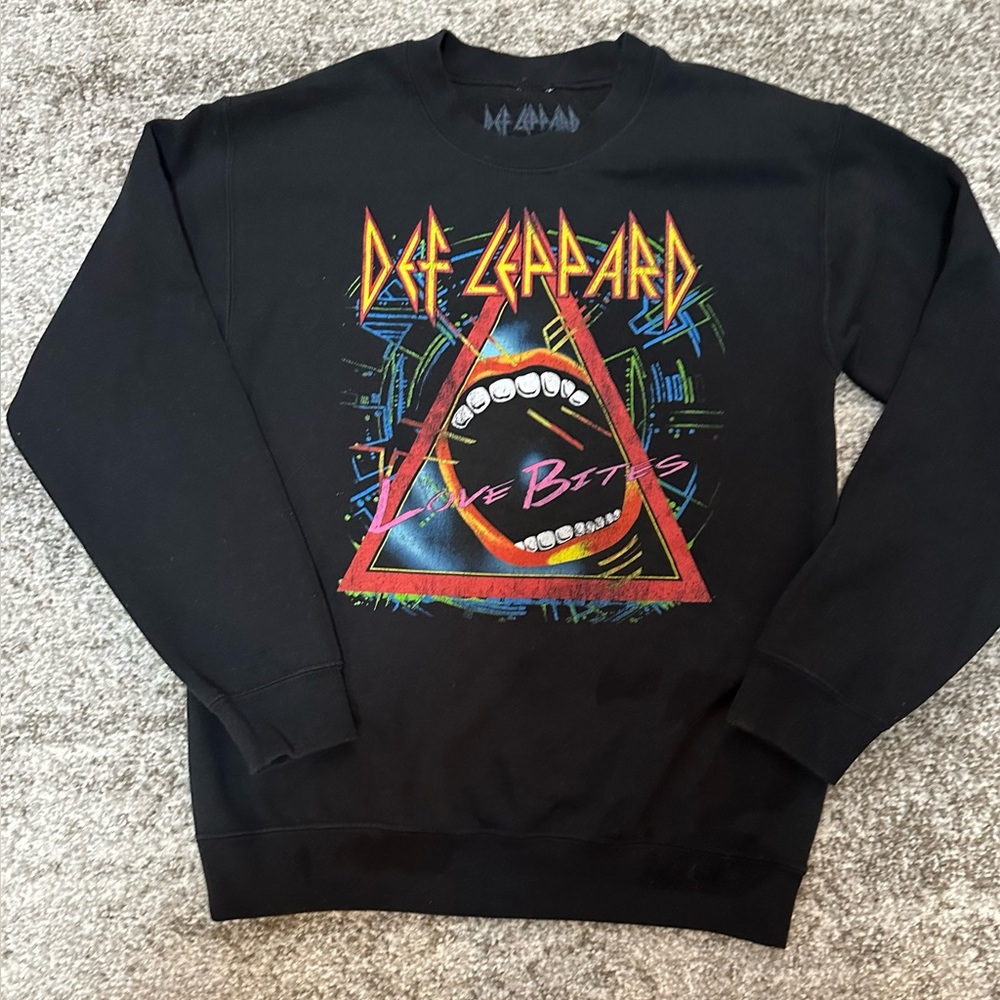 ❤️ 2/$25 Def Leppard Black Graphic Sweatshirt by Goodie Two Sleeves size S
